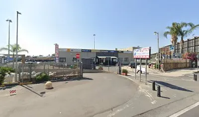 Adduma car