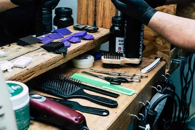 Junior's iCuts Barbershop/Salon