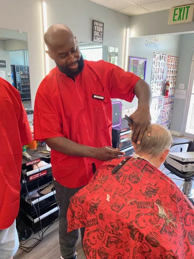 LIL LOU'S BEAUTY AND BARBER COLLEGE
