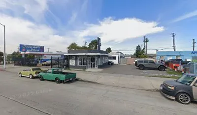 Julios BarberShop In Lynwood