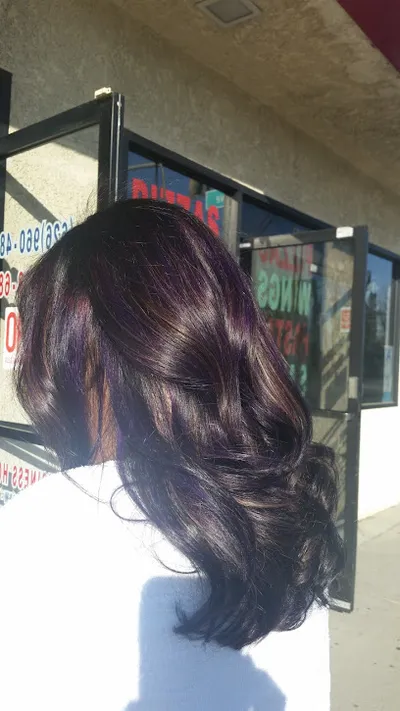 Alex's Barber Shop & Salon