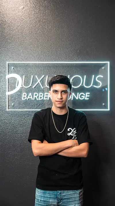 Luxurious Barber Lounge