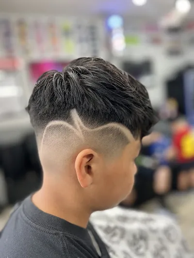 Barber Holiks Most Cleanest Blurry Fades llc