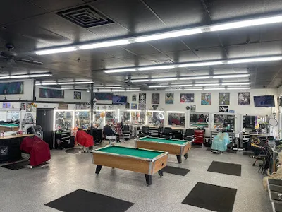 CO REED’S BARBERSHOP