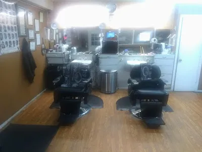 Arnet Hallwae's Barbershop