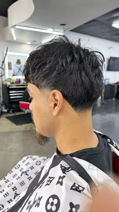 Louis’ Barber & Beauty Studio
