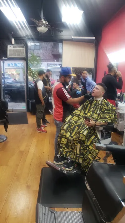 3 Golpes barbershop #1