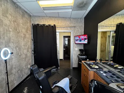 Chris The Barber
