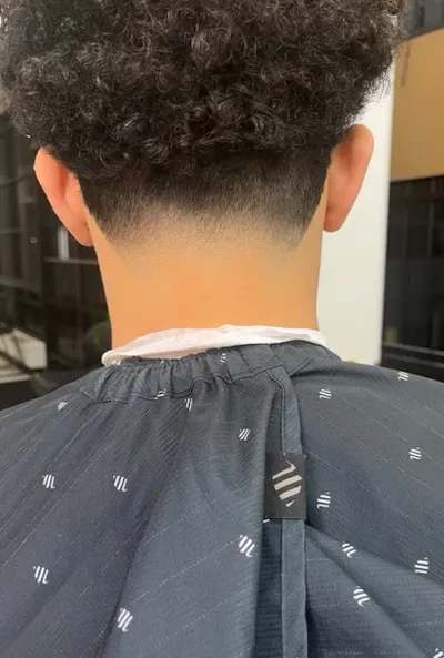 Reyzorfadez barbershop