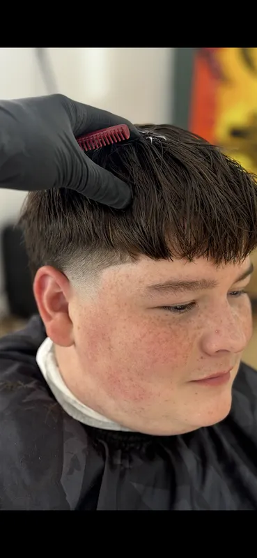 Lopez Barber - D’s Barbershop and lounge
