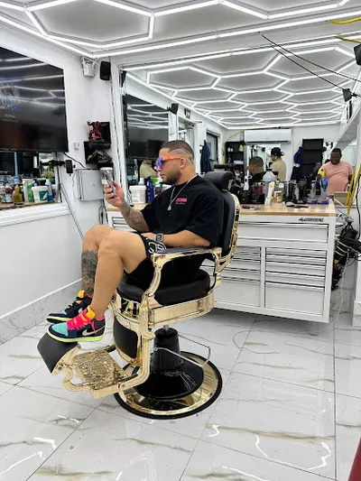 D & Jr. Barber Shop