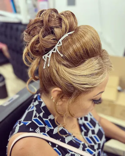 Nely's Beauty Salon & Barbershop