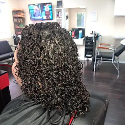 Unisex Beauty & Barber Salon