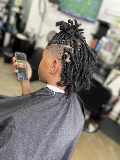 RoyalDreads Loc Bar & Barber Lounge