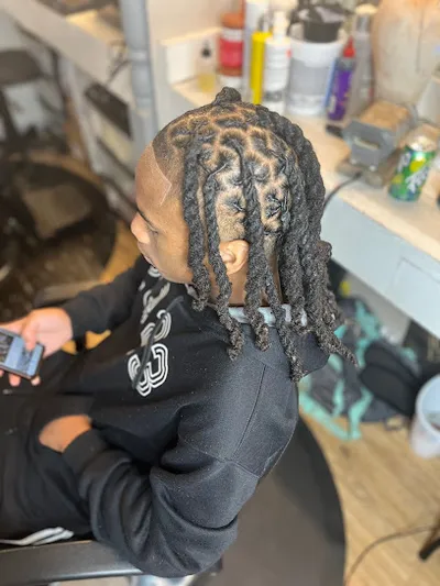 Crownd Barber & Beauty Salon