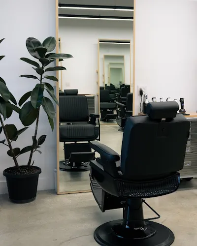 Smoke & Mirrors Barbershop