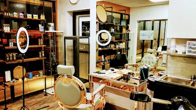 EmilieJoe’s Barber Shop