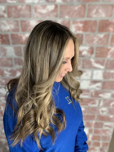 D'luxe Salon Spa Barber