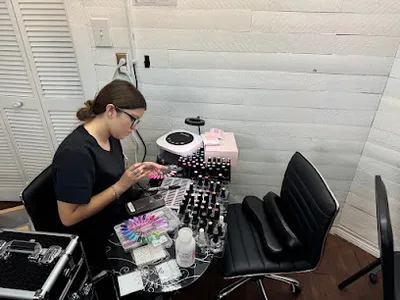 888 Barber and Beauty Institute