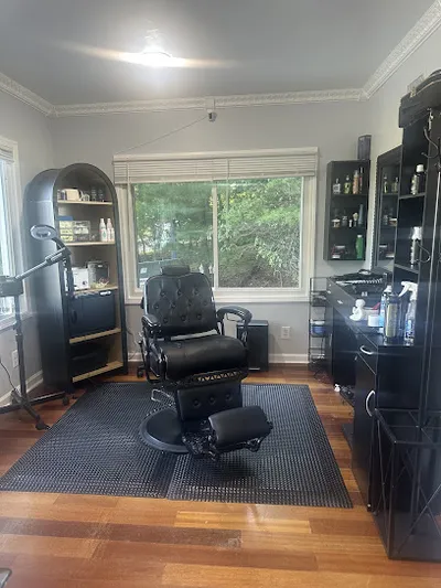 LES AMIS SALON & BARBERSHOP