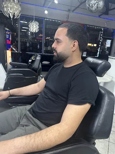 Crispy cuts barber shop
