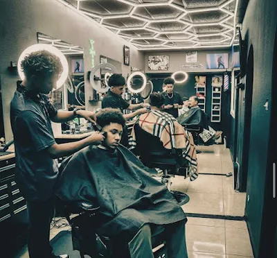 Hollywood Cuts Salon & Barbershop