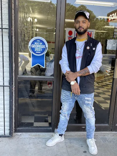 Moe the Barber at Executive Cuts / Stlyes