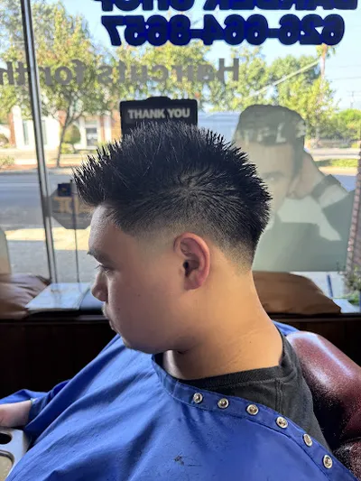 Hugo Fiallos’ Barber Shop
