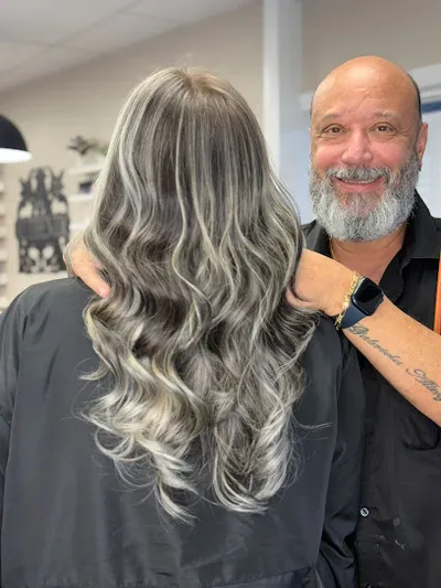 AUTHENTIC BEAUTY HAIR SALON - Barbershop - Mário de Paula e Tatiane de Paula
