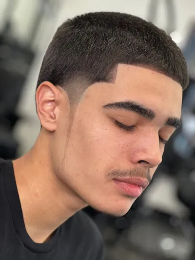 Oosh Cutz Barbershop & Gentlemens Lounge