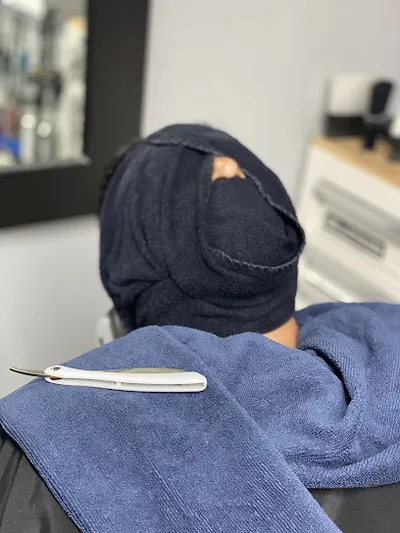 TUNA'S BARBERSHOP