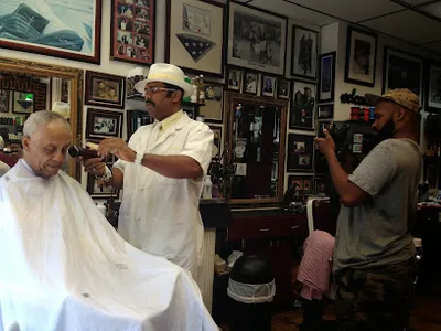Maxamillion's Gentlemen's Quarters Barber Parlor