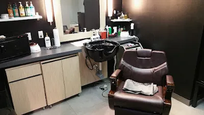 One Man Barbershop