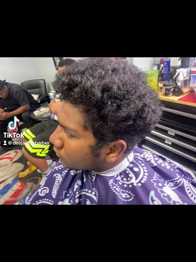 DEEJAY’S BARBER LOUNGE (DEEJAY THA BARBER)