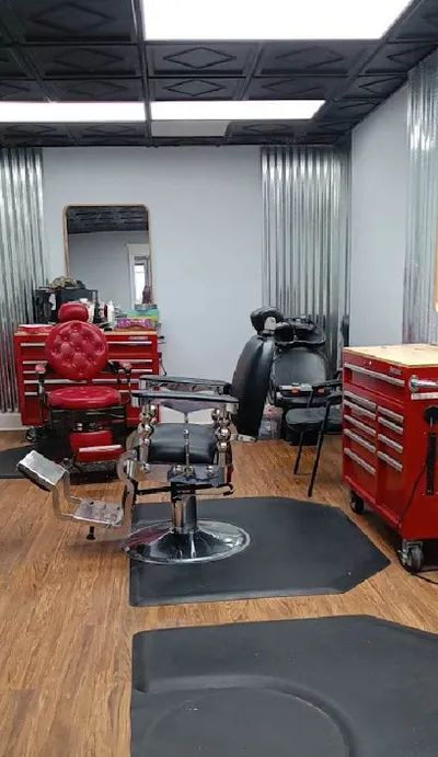 TOP CLASS BARBER SALON/SUITES