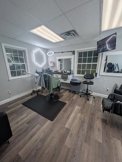 G Barber Studio 723 .