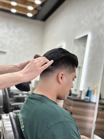 UNDERCUT BARBERSHOP 2