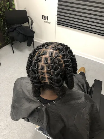 Della's Glamour and Style Barbershop