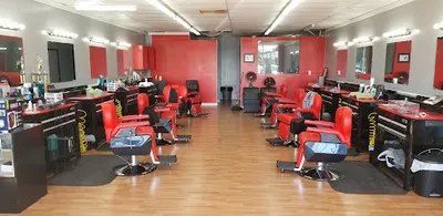 Razor Reese (Miraclesnbowties #ig) #celebritybarber Beside Citgo inside of QUEEN CITY BARBER LOUNGE