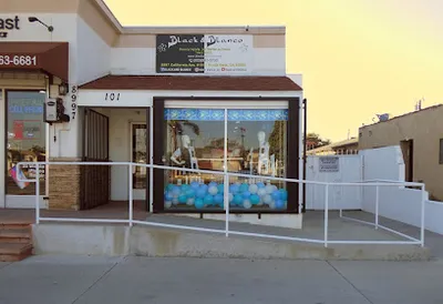 Black & Blanco Beauty Supply for Barber & Cosmo