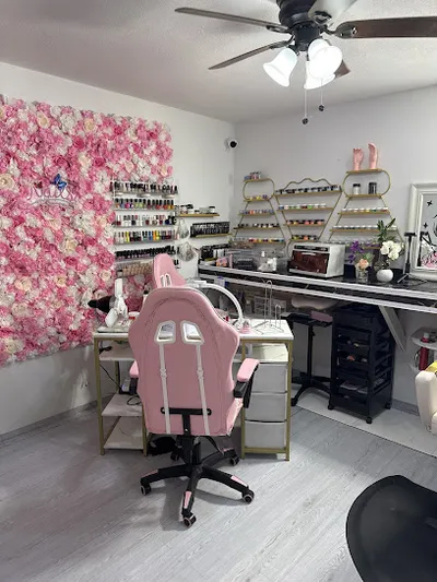 D’Leyvas Beauty Salon Nails & Barber.