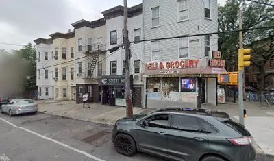 Studio Barber Hairstylist Nail Tech Spa