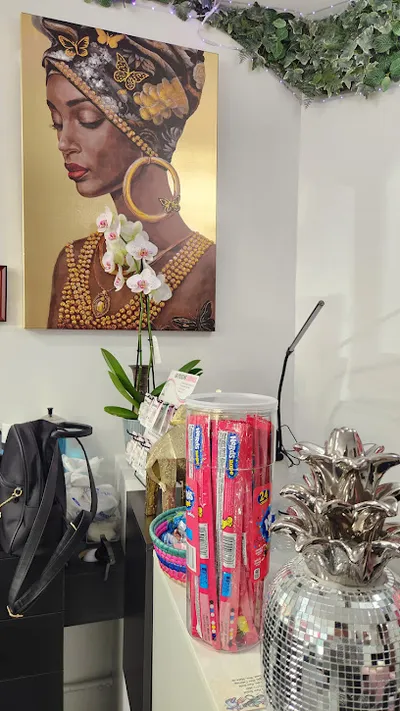 Erika's Barber Y Beauty Studio