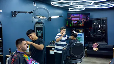 La Esquina Salon - Barbershop