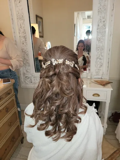 Flor Beauty Salon & Barber Shop