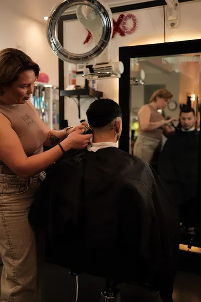 Barber Lana Pliash