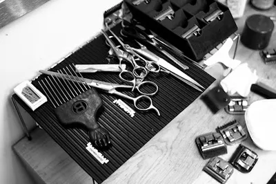 GROOMOLOGY Barbershop