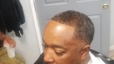 Laurel Barber Lounge