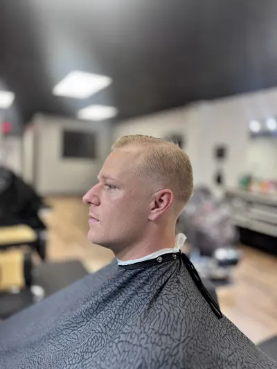 Monark Barbershop