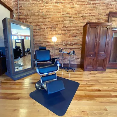 Courtney Jones | Barber